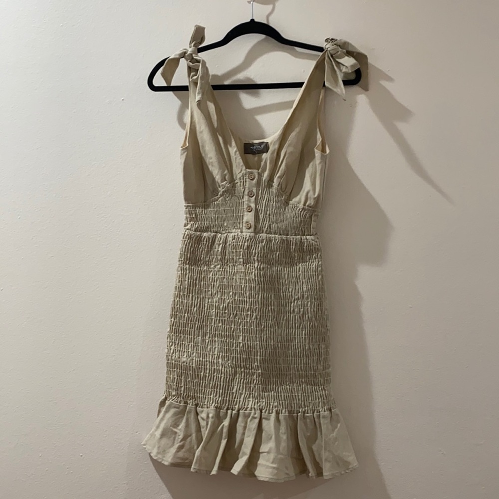 Beautiful figure flattering dress!